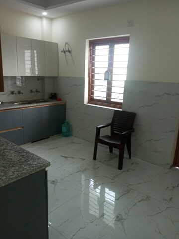 Team Area in 3 BHK Builder Floor at Sector 85 – for Rent