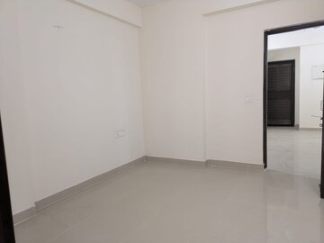 Room in 3 BHK Builder Floor at Sector 85 – for Sale