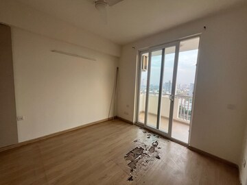 Room in 2 BHK Apartment at Emaar The Palm Drive-Palm Studios, Sector 66 – for Rent