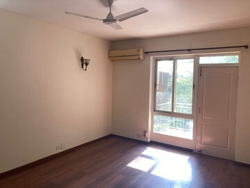 Room in 2 BHK Apartment at Emaar The Palm Drive-Palm Studios, Sector 66 – for Rent
