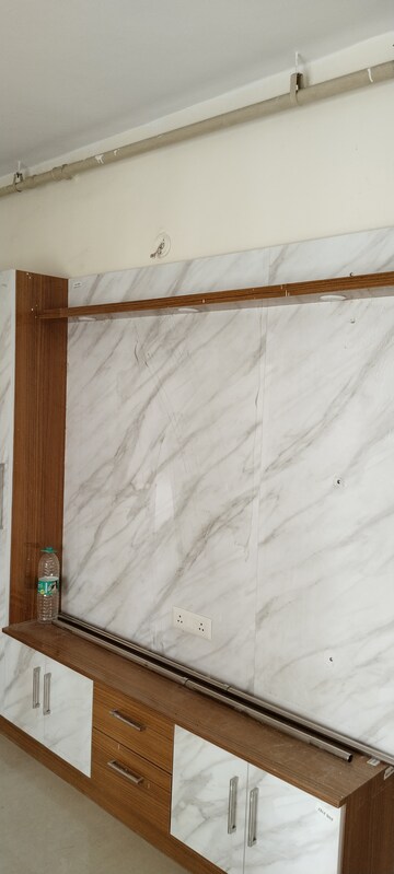 Room in 3 BHK Apartment at Shri Radha Sky Gardens, Sector 16b Greater Noida – for Rent