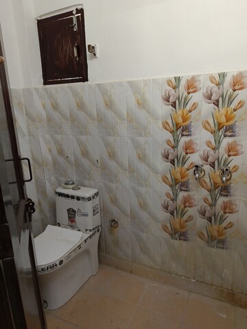 Bathroom in 1 BHK Apartment at Sector 23 Dwarka – for Rent