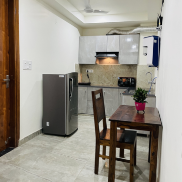 Kitchen in 1.5 BHK Builder Floor at Sector 21 – for Rent