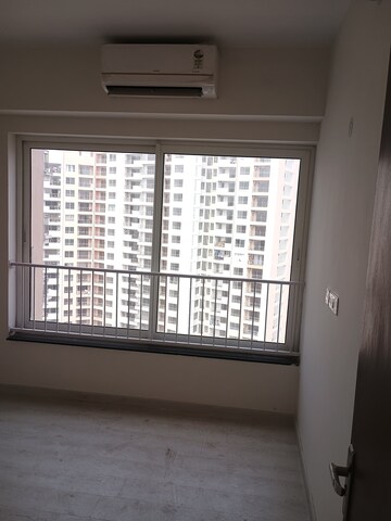 Room in 3 BHK Apartment at Shapoorji Pallonji Joyville Gurgaon, Sector 102 – for Rent