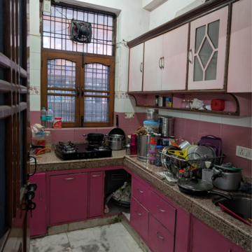 Kitchen in 2.5 BHK Villa at Sector 21 – for Rent