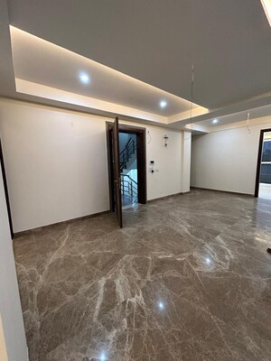 Room in 3.5 BHK Builder Floor at Sector 23 – for Sale
