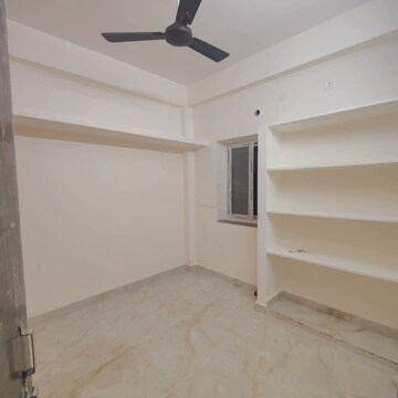 Room in 1 BHK Builder Floor at Somajiguda – for Rent