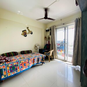 Room in 2 BHK Apartment at Hsr Layout – for Sale