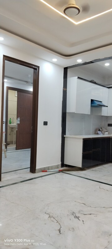 Building Lobby in 2 BHK Builder Floor at Govindpuri – for Rent
