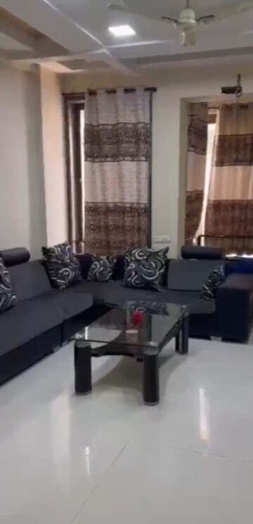 2 BHK Apartment For Rent in Marine Drive