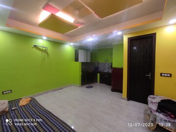 Bedroom in 1.5 BHK Apartment at Saket – for Rent