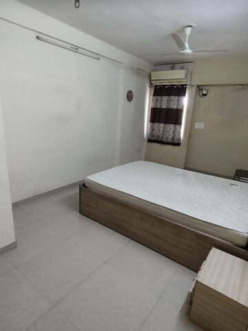 Room in 4 BHK Penthouse at Bodakdev – for Rent