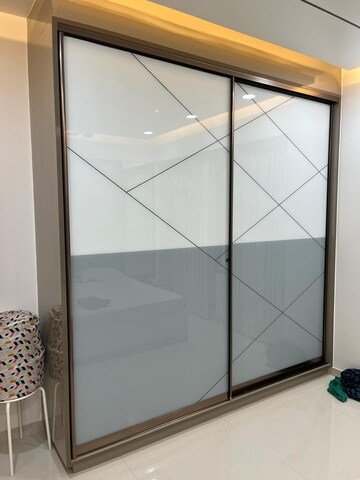 Room in 4 BHK Apartment at Shubh Gateway, Viman Nagar – for Sale