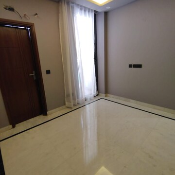 Room in 2 BHK Builder Floor at Lajpat Nagar I – for Rent