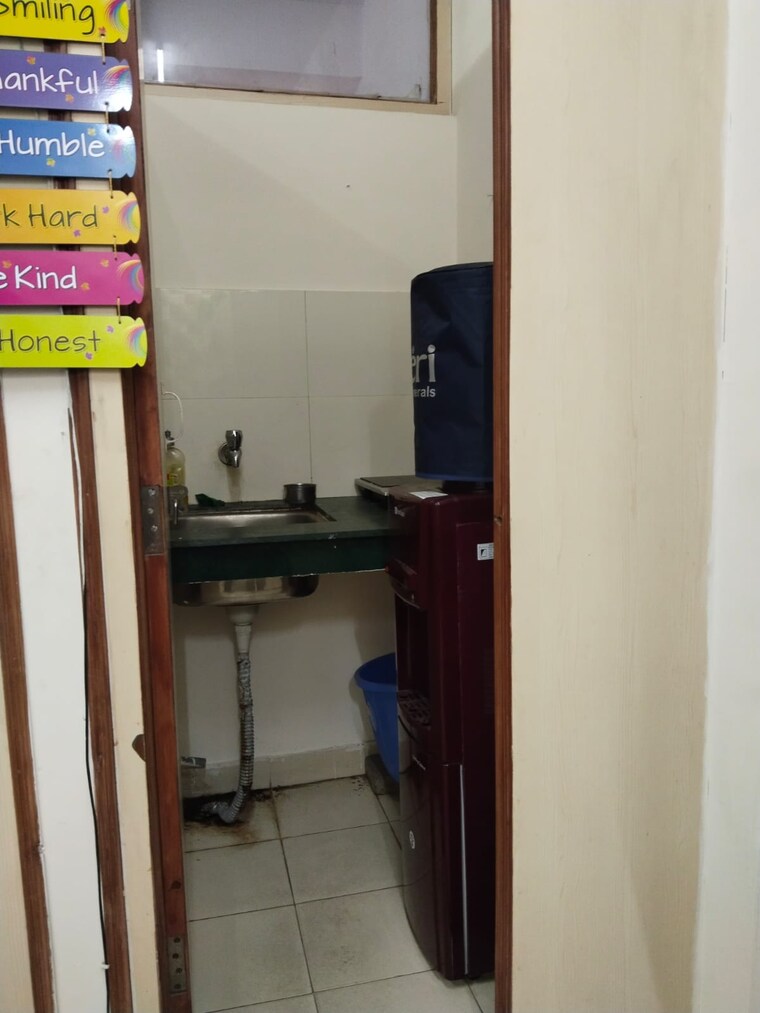 Kitchen, govindpuri 3.5 Bedroom 1125 Sq.Ft. Builder Floor In Govindpuri Delhi 8491517