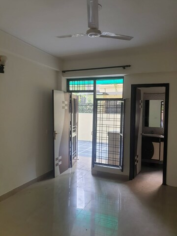 Room in 2.5 BHK Apartment at M2K The White House, Sector 57 – for Rent
