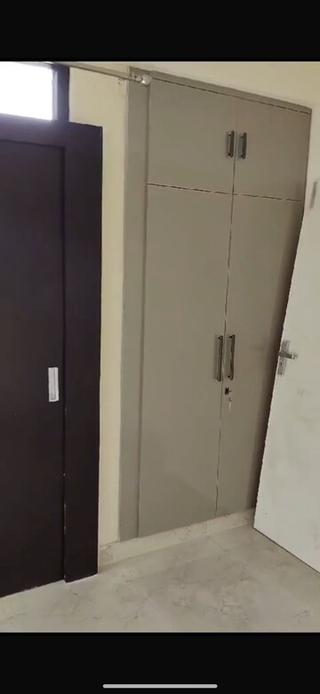 Building Lobby in 3 BHK Builder Floor at Sector 85 – for Rent