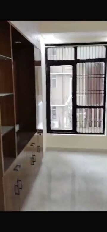 Room in 3 BHK Builder Floor at Sector 85 – for Rent