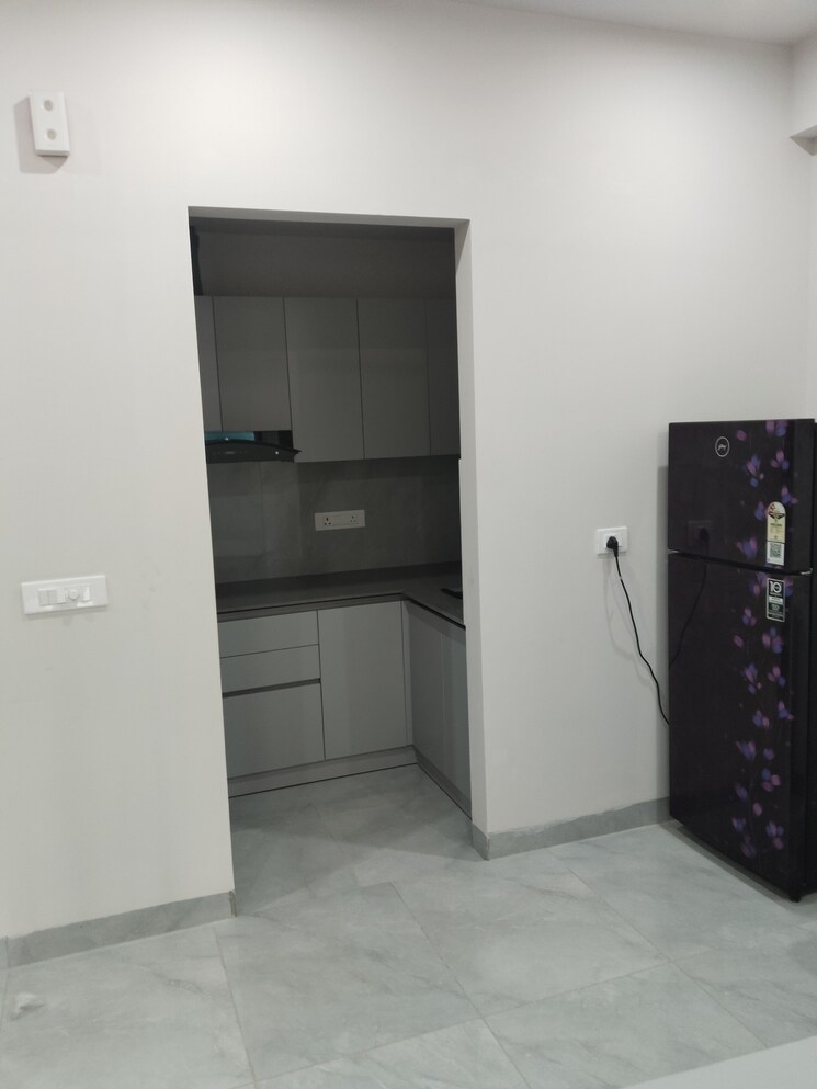 Room, sector 43 1 Bedroom 1250 Sq.Ft. Builder Floor In Sector 43 Gurgaon 8491746