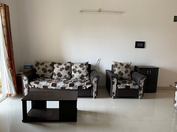 Master Bedroom in 2 BHK Apartment at Amanora Sterling Towers, Hadapsar – for Rent