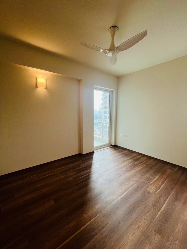 Room, emaar-the-palm-drive-palm-studios 4 Bedroom 2100 Sq.Ft. Apartment In Sector 66 Gurgaon 8491825