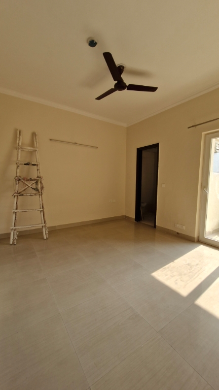 3 BHK Apartment For Sale in Paramount Floraville