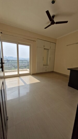 Room in 3 BHK Apartment at Paramount Floraville, Sector 137 – for Sale
