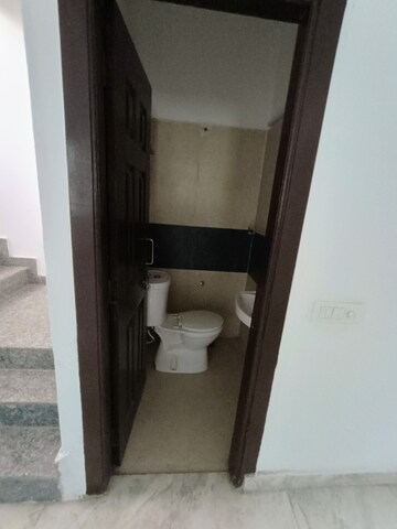 Bathroom in 3 BHK Villa at Amrapali Riverview, Amrapali Leisure Valley – for Rent