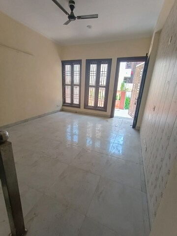 Room in 3 BHK Villa at Amrapali Riverview, Amrapali Leisure Valley – for Rent