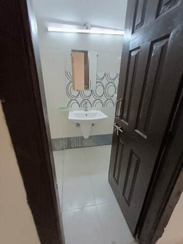 Bathroom in 3 BHK Villa at Amrapali Riverview, Amrapali Leisure Valley – for Rent