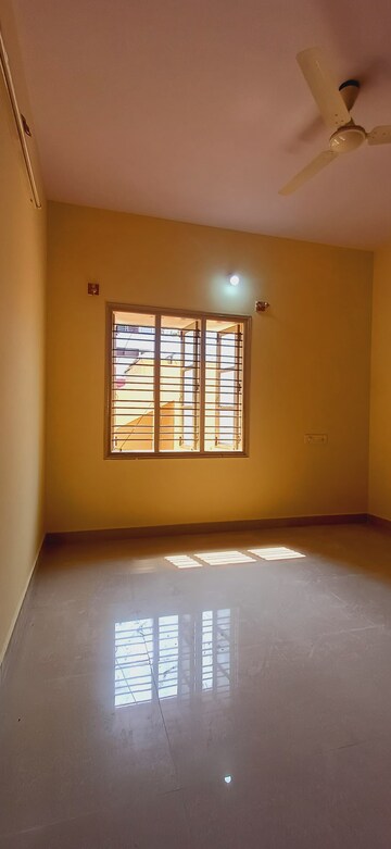 Room in 2 BHK Builder Floor at Hsr Layout – for Rent