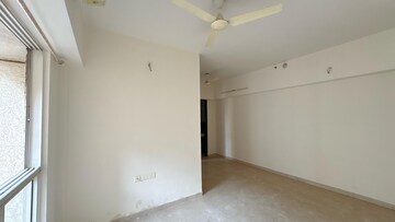 Room in 1 BHK Apartment at Lodha Amara, Kolshet Road – for Rent