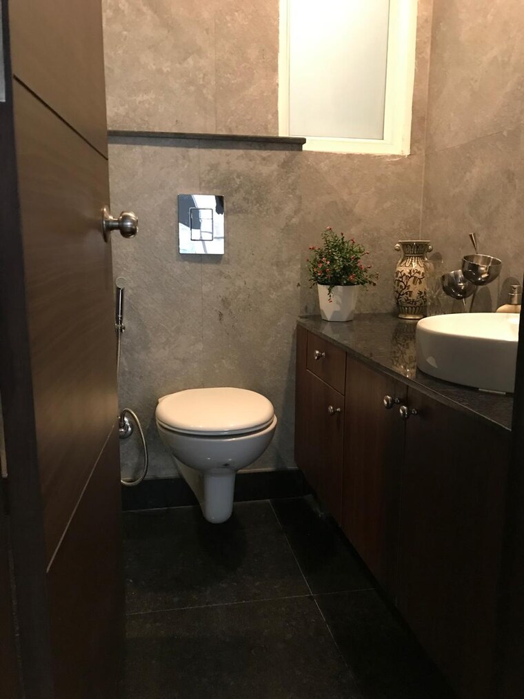 Attached Bathroom, greater kailash i 3 Bedroom 2000 Sq.Ft. Builder Floor In Greater Kailash I Delhi 8492101