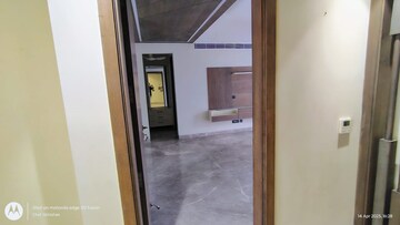 Room in 3.5 BHK Apartment at DLF Atria, Dlf Phase ii – for Rent