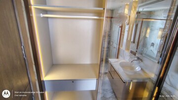 Furnished Amenities in 3.5 BHK Apartment at DLF Atria, Dlf Phase ii – for Rent