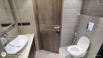 Bathroom in 3.5 BHK Apartment at DLF Atria, Dlf Phase ii – for Rent