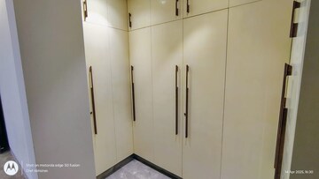 Bathroom in 3.5 BHK Apartment at DLF Atria, Dlf Phase ii – for Rent