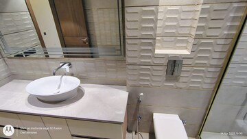 Bathroom in 3.5 BHK Apartment at DLF Atria, Dlf Phase ii – for Rent