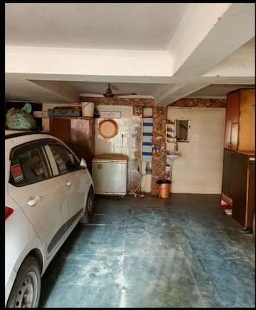 Parking in 3 BHK Builder Floor at Radheypuri – for Sale