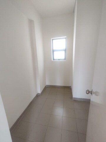 Room in 3 BHK Apartment at Vatika City Homes, Sector 83 – for Rent