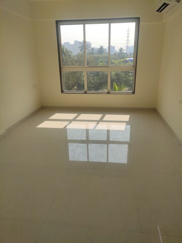 Room in 2 BHK Apartment at Godrej Central, Chembur – for Rent