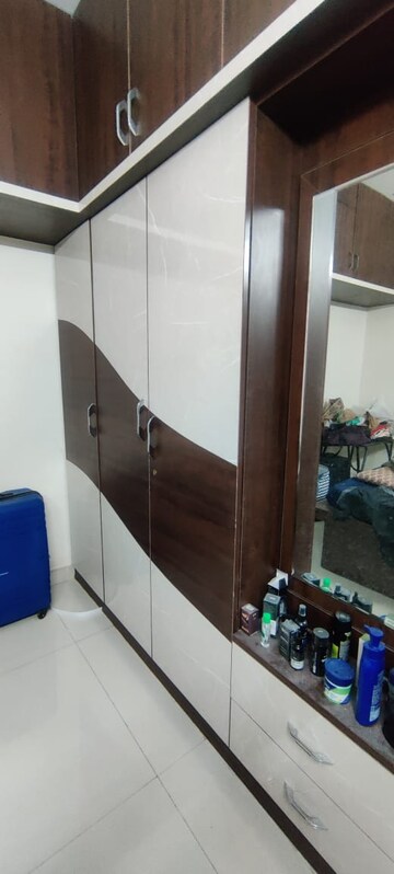 Room in 2 BHK Apartment at Vandana Eastwood, Haralur Road – for Rent