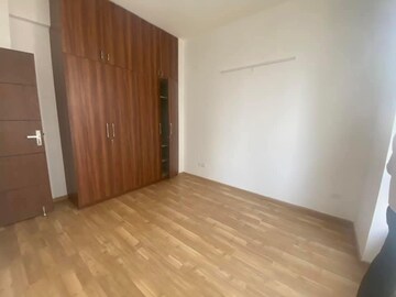 Room in 3 BHK Apartment at ATS Marigold, Sector 89a – for Rent