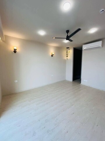 Room in 3 BHK Apartment at ATS Marigold, Sector 89a – for Rent