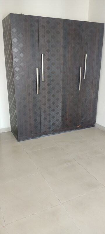 Furnished Amenities in 3 BHK Apartment at Puri Pranayam, Sector 82 – for Rent