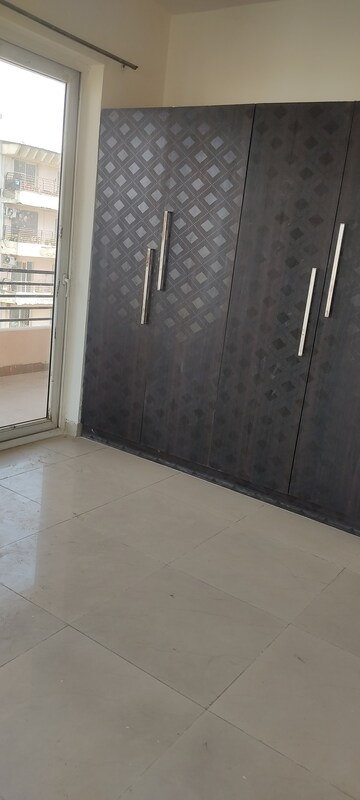 Furnished Amenities in 3 BHK Apartment at Puri Pranayam, Sector 82 – for Rent