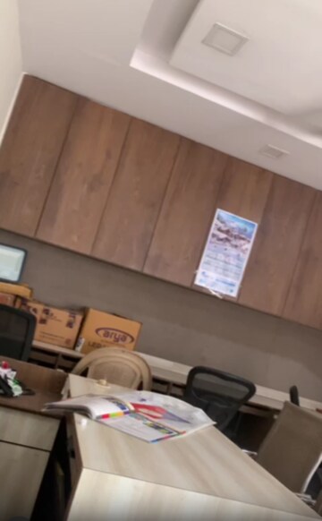  Office Space For Rent in South Tukoganj
