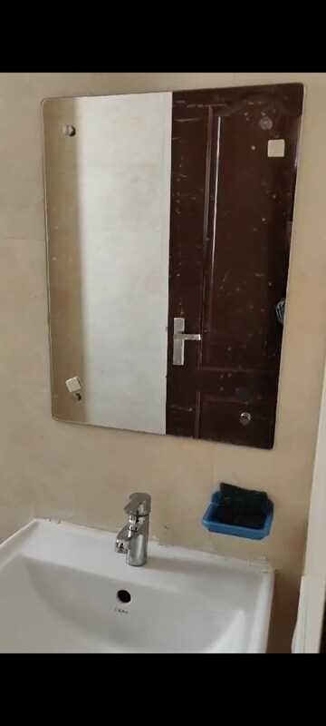 Furnished Amenities in 3 BHK Apartment at Omaxe Waterscapes, Gomti Nagar – for Rent