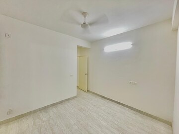 Room in 2 BHK Apartment at Signature Solera Apartment, Sector 107 – for Rent