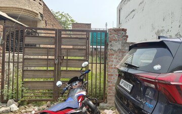 Plot For Sale in Sector 8